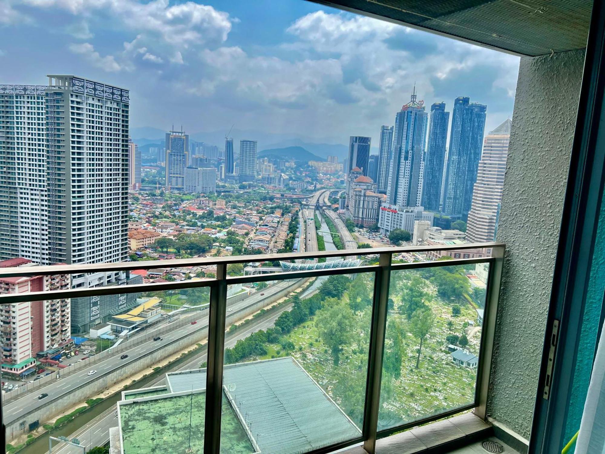 Summer Suites Klcc By Victorians Kuala Lumpur Exterior foto